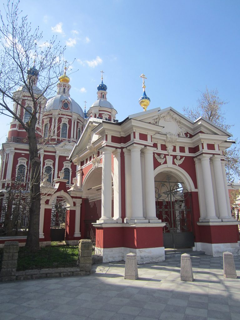 Храм Климента, папы римского на Пятницкой улице в Москве. Входной павильон.