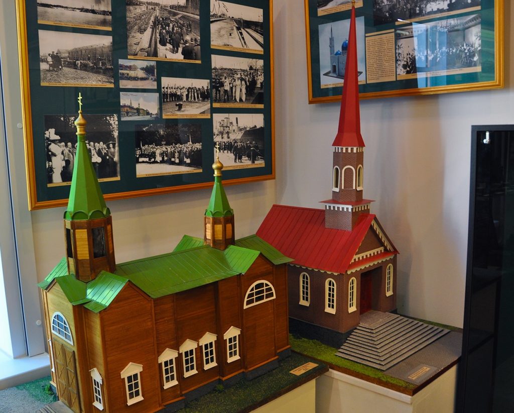 Морская Богоявленская церковь в музее истории Кронштадта в Кронштадте