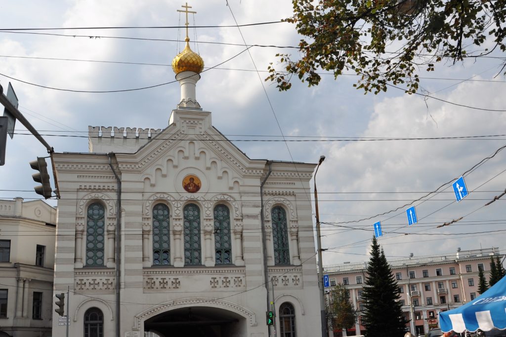 Знаменская церковь и Знаменская (Власьевская) башня Земляного города в Ярославле