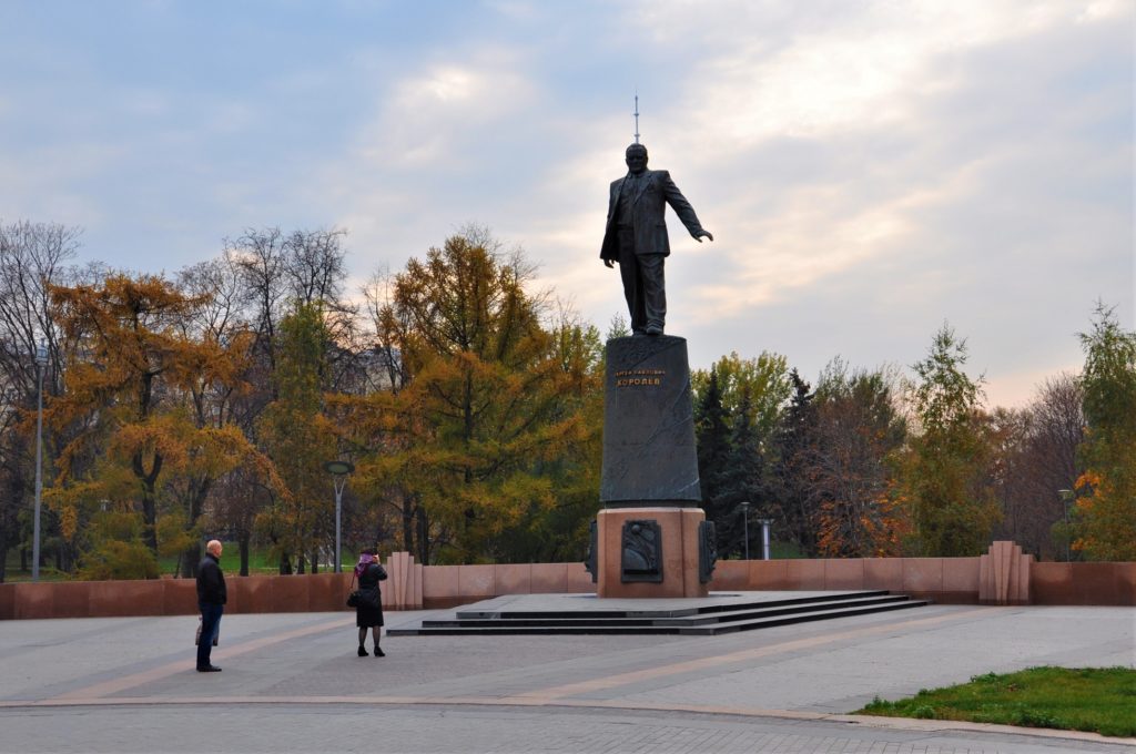 Памятник С.П.Королеву на ВДНХ.